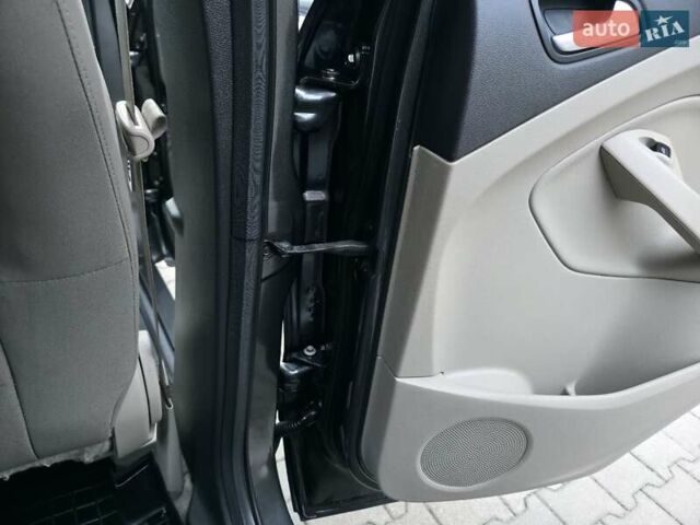 Форд Эскейп 2016 в Хмельницком на Automoto.ua Серый Форд Эскейп, объемом двигателя 2.5 л и пробегом 192 тыс. км за 9999 $, фото 45 на Automoto.ua