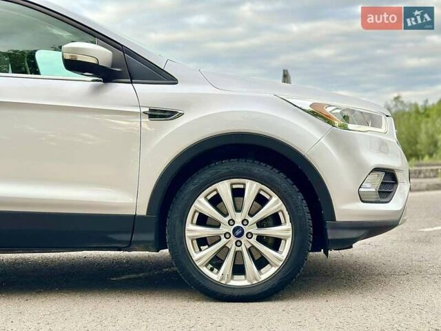 Сірий Форд Ескейп, об'ємом двигуна 1.5 л та пробігом 139 тис. км за 12000 $, фото 5 на Automoto.ua