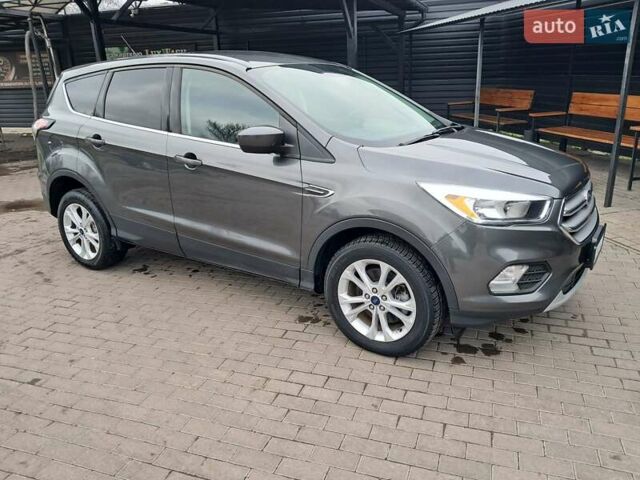 Сірий Форд Ескейп, об'ємом двигуна 1.5 л та пробігом 218 тис. км за 10500 $, фото 11 на Automoto.ua