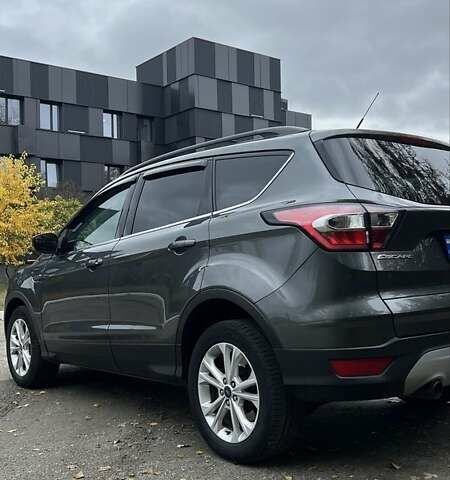 Сірий Форд Ескейп, об'ємом двигуна 2 л та пробігом 220 тис. км за 12700 $, фото 10 на Automoto.ua