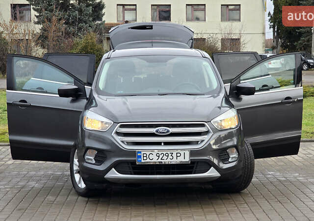 Серый Форд Эскейп, объемом двигателя 1.5 л и пробегом 143 тыс. км за 12100 $, фото 2 на Automoto.ua