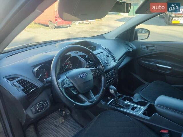 Форд Эскейп 2016 в Луцке на Automoto.ua Серый Форд Эскейп, объемом двигателя 2.5 л и пробегом 290 тыс. км за 11900 $, фото 5 на Automoto.ua