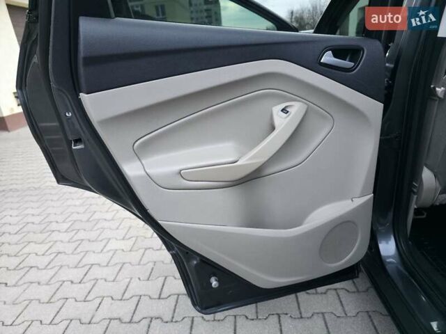 Форд Эскейп 2016 в Хмельницком на Automoto.ua Серый Форд Эскейп, объемом двигателя 2.5 л и пробегом 192 тыс. км за 9999 $, фото 49 на Automoto.ua