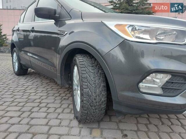 Сірий Форд Ескейп, об'ємом двигуна 1.5 л та пробігом 196 тис. км за 13000 $, фото 23 на Automoto.ua