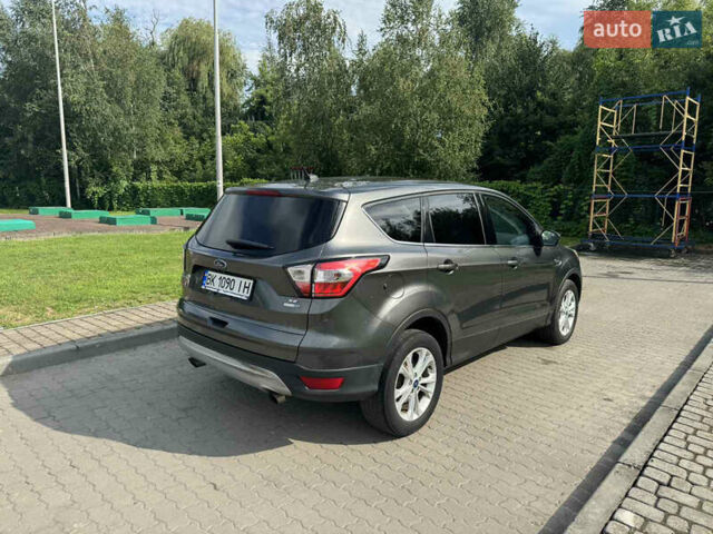 Сірий Форд Ескейп, об'ємом двигуна 1.5 л та пробігом 152 тис. км за 12100 $, фото 1 на Automoto.ua