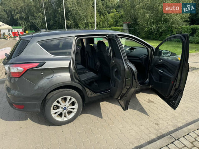 Сірий Форд Ескейп, об'ємом двигуна 1.5 л та пробігом 152 тис. км за 12100 $, фото 6 на Automoto.ua