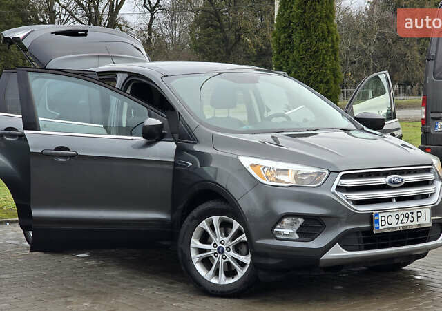 Серый Форд Эскейп, объемом двигателя 1.5 л и пробегом 143 тыс. км за 12100 $, фото 1 на Automoto.ua