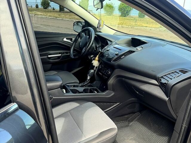 Форд Эскейп 2016 в Черкассах на Automoto.ua Серый Форд Эскейп, объемом двигателя 2 л и пробегом 161 тыс. км за 14500 $, фото 7 на Automoto.ua