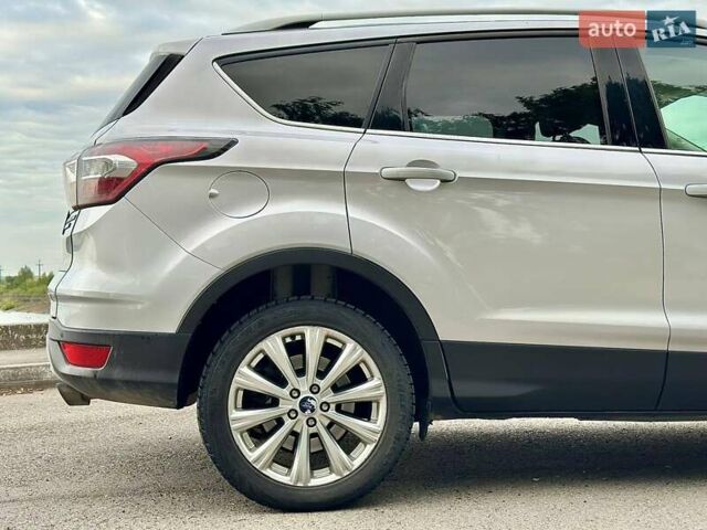 Серый Форд Эскейп, объемом двигателя 1.5 л и пробегом 139 тыс. км за 11900 $, фото 4 на Automoto.ua