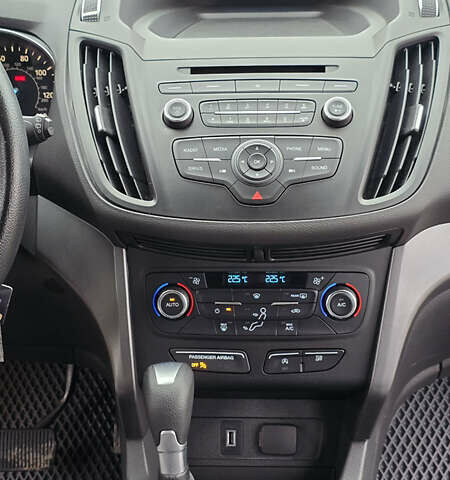 Серый Форд Эскейп, объемом двигателя 1.5 л и пробегом 143 тыс. км за 12100 $, фото 27 на Automoto.ua