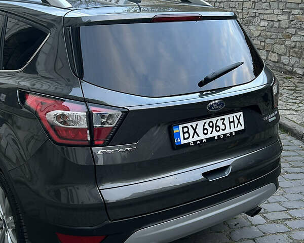 Сірий Форд Ескейп, об'ємом двигуна 1.5 л та пробігом 152 тис. км за 13000 $, фото 5 на Automoto.ua