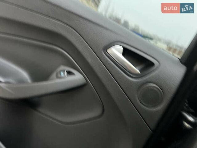 Сірий Форд Ескейп, об'ємом двигуна 2 л та пробігом 139 тис. км за 14800 $, фото 38 на Automoto.ua