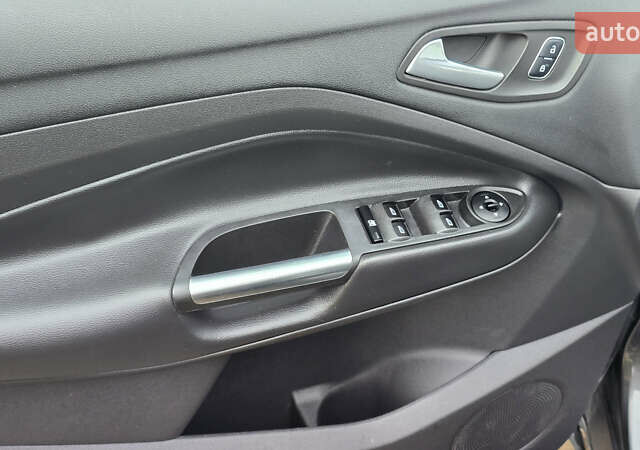 Серый Форд Эскейп, объемом двигателя 1.5 л и пробегом 143 тыс. км за 12100 $, фото 16 на Automoto.ua