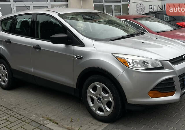 Форд Эскейп 2016 в Ровно на Automoto.ua Серый Форд Эскейп, объемом двигателя 2.49 л и пробегом 124 тыс. км за 9700 $, фото 1 на Automoto.ua