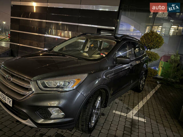 Серый Форд Эскейп, объемом двигателя 2 л и пробегом 165 тыс. км за 13400 $, фото 2 на Automoto.ua