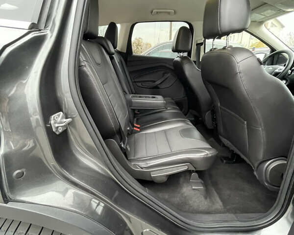 Сірий Форд Ескейп, об'ємом двигуна 2 л та пробігом 211 тис. км за 9300 $, фото 22 на Automoto.ua