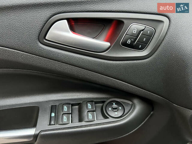 Сірий Форд Ескейп, об'ємом двигуна 2 л та пробігом 139 тис. км за 14800 $, фото 36 на Automoto.ua