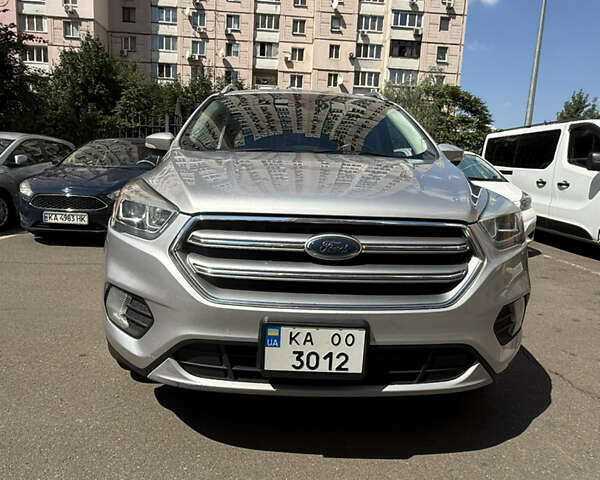 Форд Ескейп 2016 у Києві на Automoto.ua Сірий Форд Ескейп, об'ємом двигуна 2 л та пробігом 139 тис. км за 15800 $, фото 1 на Automoto.ua