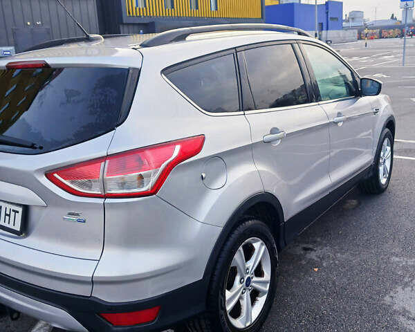 Серый Форд Эскейп, объемом двигателя 2 л и пробегом 132 тыс. км за 11500 $, фото 5 на Automoto.ua