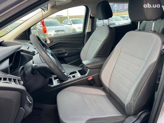 Форд Ескейп 2016 у Львові на Automoto.ua Сірий Форд Ескейп, об'ємом двигуна 2.5 л та пробігом 233 тис. км за 10990 $, фото 18 на Automoto.ua