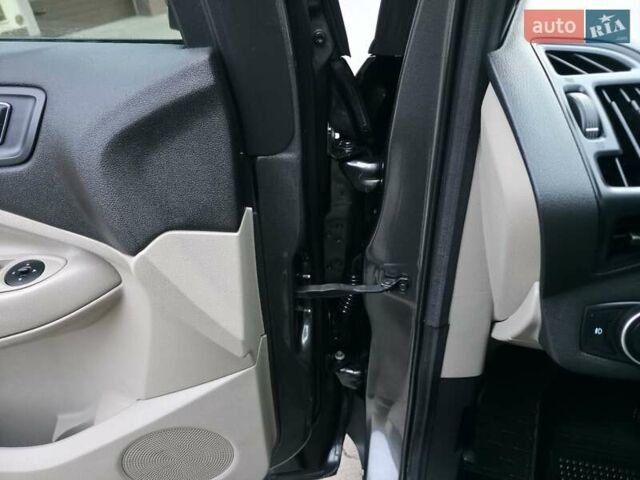 Форд Эскейп 2016 в Хмельницком на Automoto.ua Серый Форд Эскейп, объемом двигателя 2.5 л и пробегом 192 тыс. км за 9999 $, фото 29 на Automoto.ua