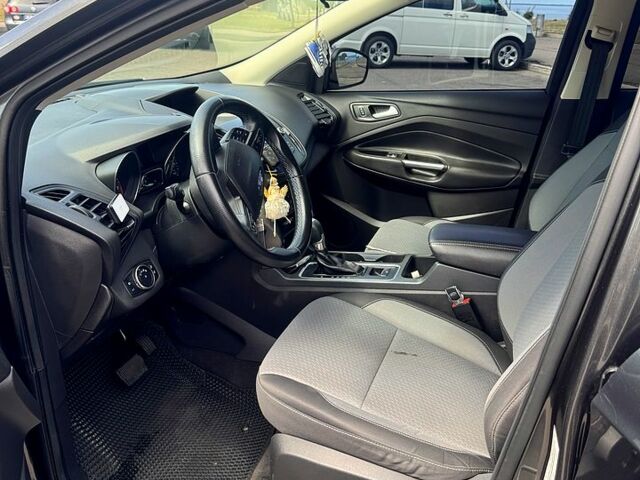 Форд Эскейп 2016 в Черкассах на Automoto.ua Серый Форд Эскейп, объемом двигателя 2 л и пробегом 161 тыс. км за 14500 $, фото 5 на Automoto.ua