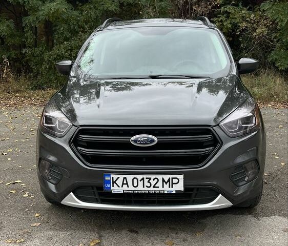 Серый Форд Эскейп, объемом двигателя 2 л и пробегом 220 тыс. км за 12700 $, фото 4 на Automoto.ua