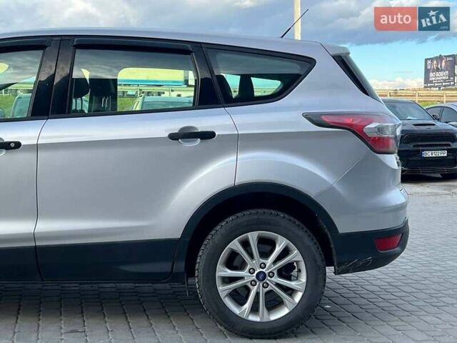 Форд Ескейп 2016 у Львові на Automoto.ua Сірий Форд Ескейп, об'ємом двигуна 2.5 л та пробігом 233 тис. км за 10990 $, фото 4 на Automoto.ua