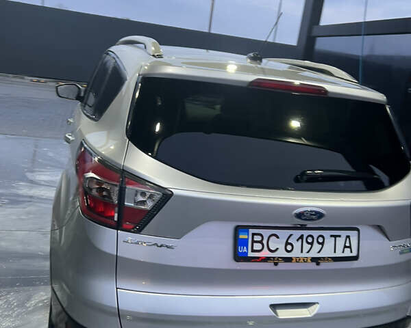 Серый Форд Эскейп, объемом двигателя 2 л и пробегом 113 тыс. км за 16500 $, фото 10 на Automoto.ua