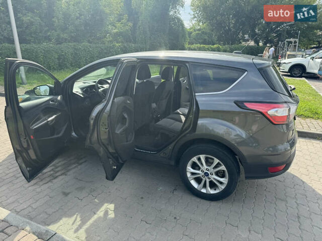Сірий Форд Ескейп, об'ємом двигуна 1.5 л та пробігом 152 тис. км за 12100 $, фото 2 на Automoto.ua