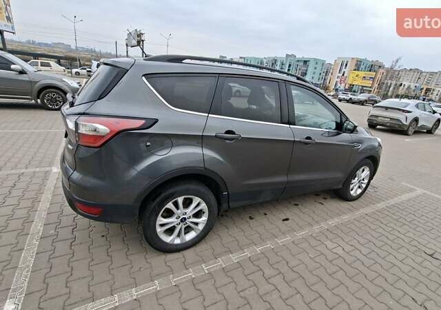 Серый Форд Эскейп, объемом двигателя 2 л и пробегом 236 тыс. км за 12850 $, фото 3 на Automoto.ua