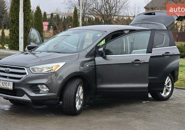 Серый Форд Эскейп, объемом двигателя 1.5 л и пробегом 143 тыс. км за 12100 $, фото 3 на Automoto.ua