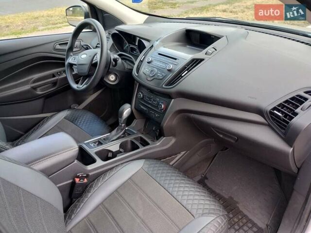 Серый Форд Эскейп, объемом двигателя 2.5 л и пробегом 95 тыс. км за 13200 $, фото 3 на Automoto.ua