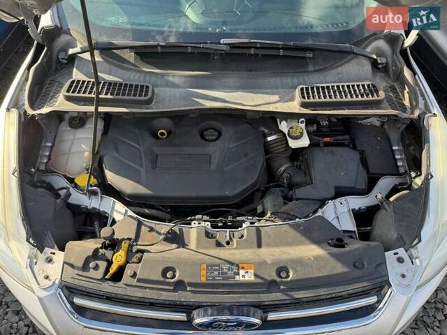 Сірий Форд Ескейп, об'ємом двигуна 2 л та пробігом 50 тис. км за 9000 $, фото 24 на Automoto.ua