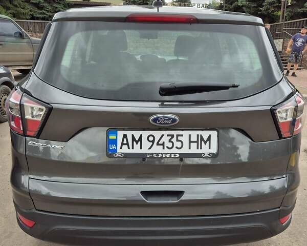 Серый Форд Эскейп, объемом двигателя 2.5 л и пробегом 291 тыс. км за 13000 $, фото 5 на Automoto.ua