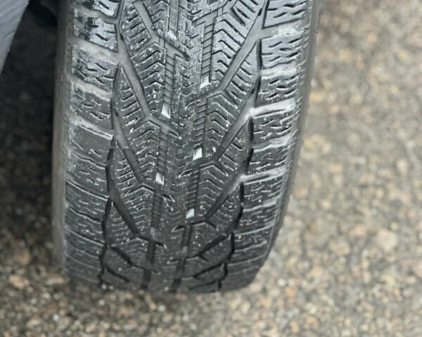 Серый Форд Эскейп, объемом двигателя 2 л и пробегом 190 тыс. км за 9400 $, фото 1 на Automoto.ua