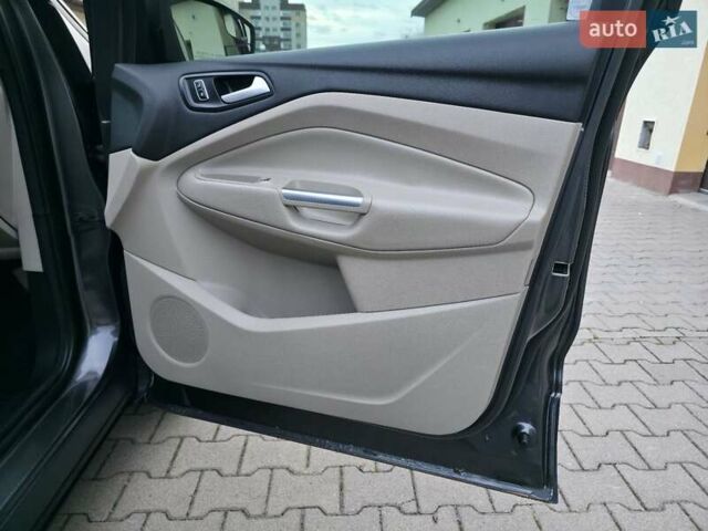 Форд Эскейп 2016 в Хмельницком на Automoto.ua Серый Форд Эскейп, объемом двигателя 2.5 л и пробегом 192 тыс. км за 9999 $, фото 38 на Automoto.ua