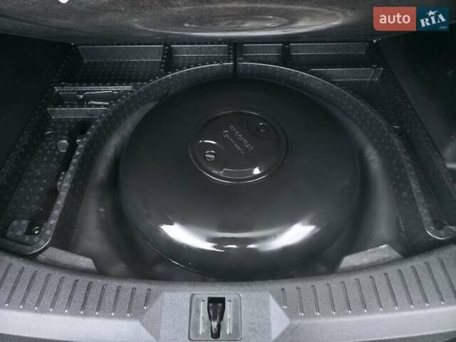 Форд Эскейп 2016 в Хмельницком на Automoto.ua Серый Форд Эскейп, объемом двигателя 2.5 л и пробегом 192 тыс. км за 9999 $, фото 52 на Automoto.ua