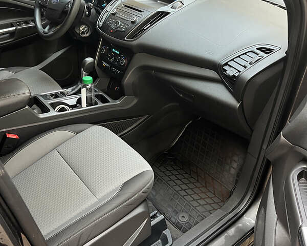 Серый Форд Эскейп, объемом двигателя 1.5 л и пробегом 143 тыс. км за 13000 $, фото 14 на Automoto.ua