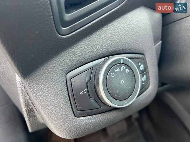 Форд Ескейп 2016 у Львові на Automoto.ua Сірий Форд Ескейп, об'ємом двигуна 2.5 л та пробігом 233 тис. км за 10990 $, фото 16 на Automoto.ua