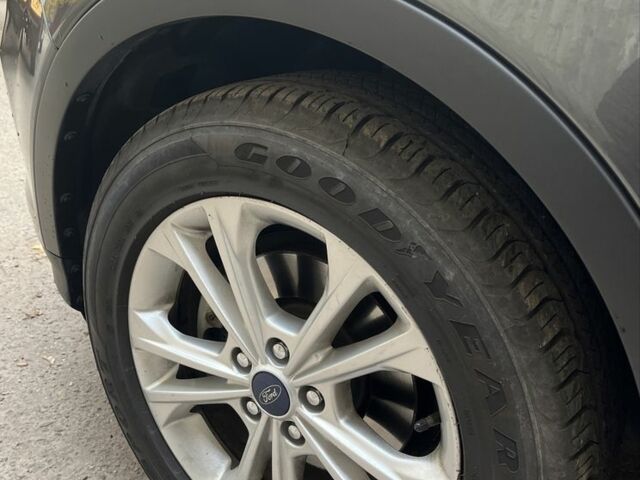 Сірий Форд Ескейп, об'ємом двигуна 1.5 л та пробігом 143 тис. км за 13000 $, фото 7 на Automoto.ua