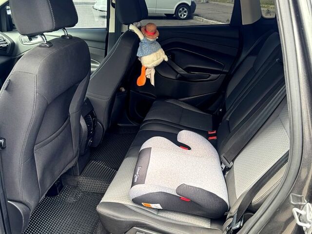 Форд Эскейп 2016 в Черкассах на Automoto.ua Серый Форд Эскейп, объемом двигателя 2 л и пробегом 161 тыс. км за 14500 $, фото 4 на Automoto.ua