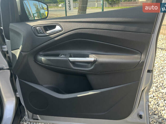 Сірий Форд Ескейп, об'ємом двигуна 2.49 л та пробігом 172 тис. км за 12300 $, фото 23 на Automoto.ua