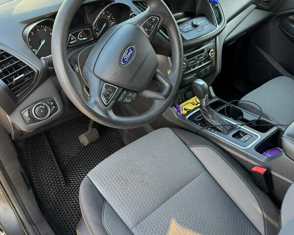 Форд Эскейп 2016 в Львове на Automoto.ua Серый Форд Эскейп, объемом двигателя 2 л и пробегом 136 тыс. км за 13000 $, фото 8 на Automoto.ua