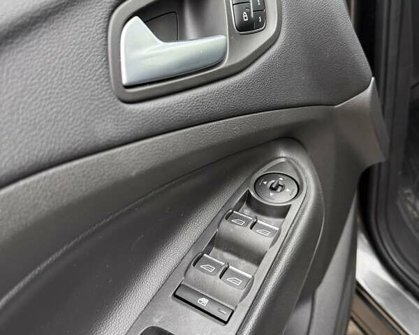 Серый Форд Эскейп, объемом двигателя 1.5 л и пробегом 150 тыс. км за 13500 $, фото 20 на Automoto.ua