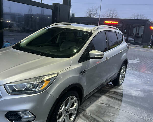 Серый Форд Эскейп, объемом двигателя 2 л и пробегом 113 тыс. км за 16500 $, фото 3 на Automoto.ua