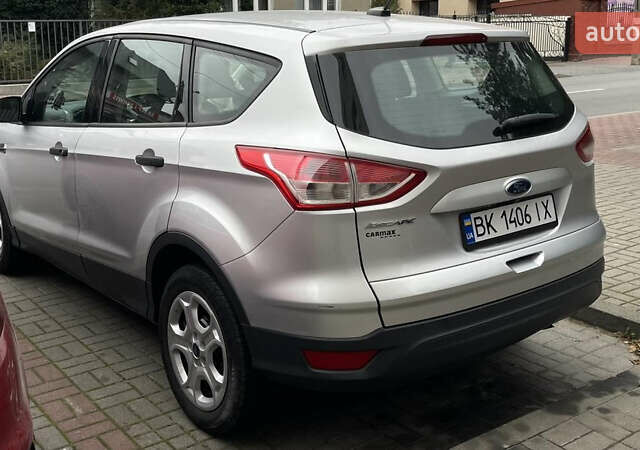 Форд Эскейп 2016 в Ровно на Automoto.ua Серый Форд Эскейп, объемом двигателя 2.49 л и пробегом 124 тыс. км за 9700 $, фото 2 на Automoto.ua