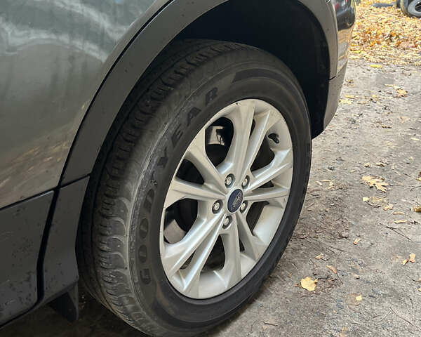 Серый Форд Эскейп, объемом двигателя 1.5 л и пробегом 143 тыс. км за 13000 $, фото 8 на Automoto.ua