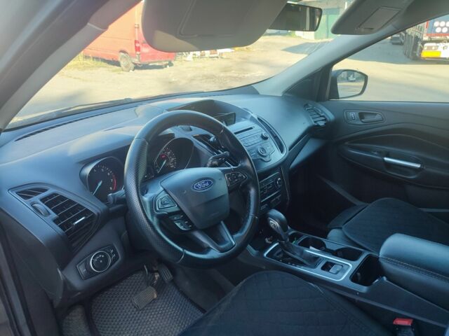 Форд Ескейп 2016 у Луцьку на Automoto.ua Сірий Форд Ескейп, об'ємом двигуна 2.5 л та пробігом 290 тис. км за 11900 $, фото 6 на Automoto.ua