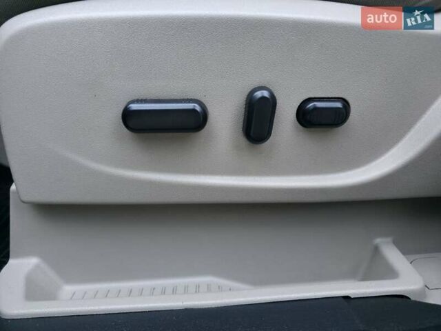 Форд Эскейп 2016 в Хмельницком на Automoto.ua Серый Форд Эскейп, объемом двигателя 2.5 л и пробегом 192 тыс. км за 9999 $, фото 28 на Automoto.ua